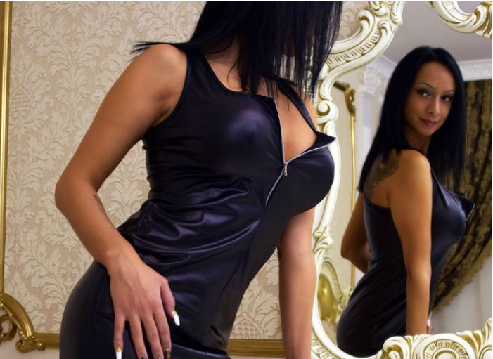 hardcore cam sex with M00nshine on livejasmin.com